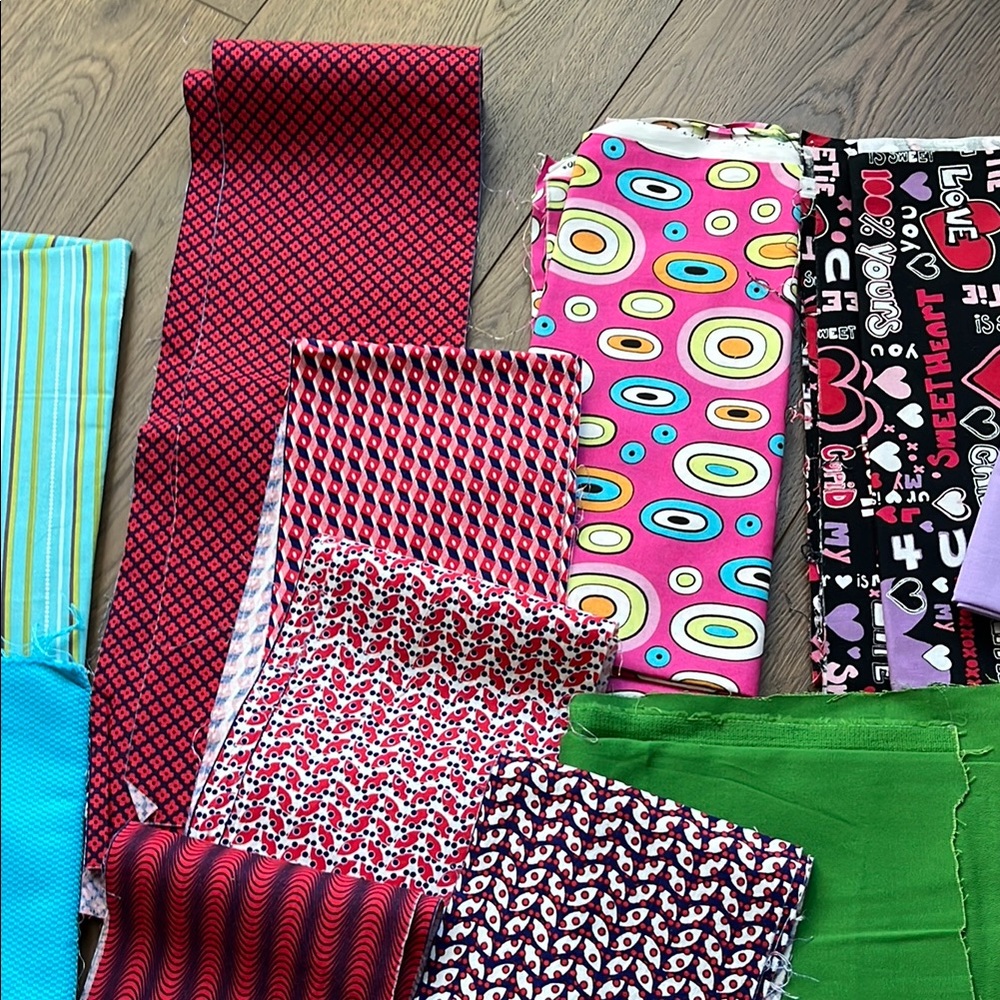 Colorful Fabric Bundle - Picture 4 of 5